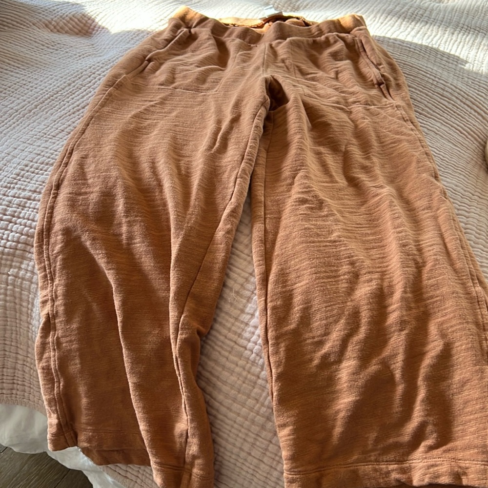 JJill 100% cotton clay colored soft stretch wide leg cropped pants